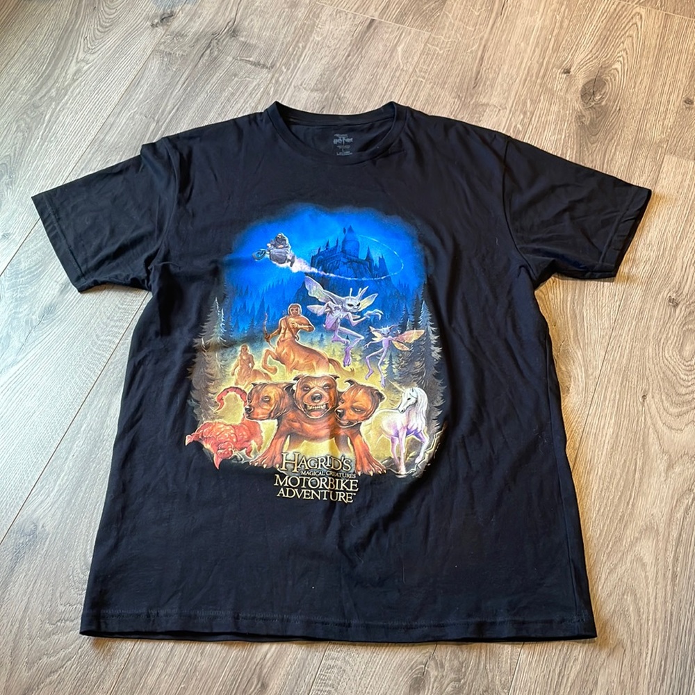 Universal studio  Hagrid’s Magic Creatures T Shirt .